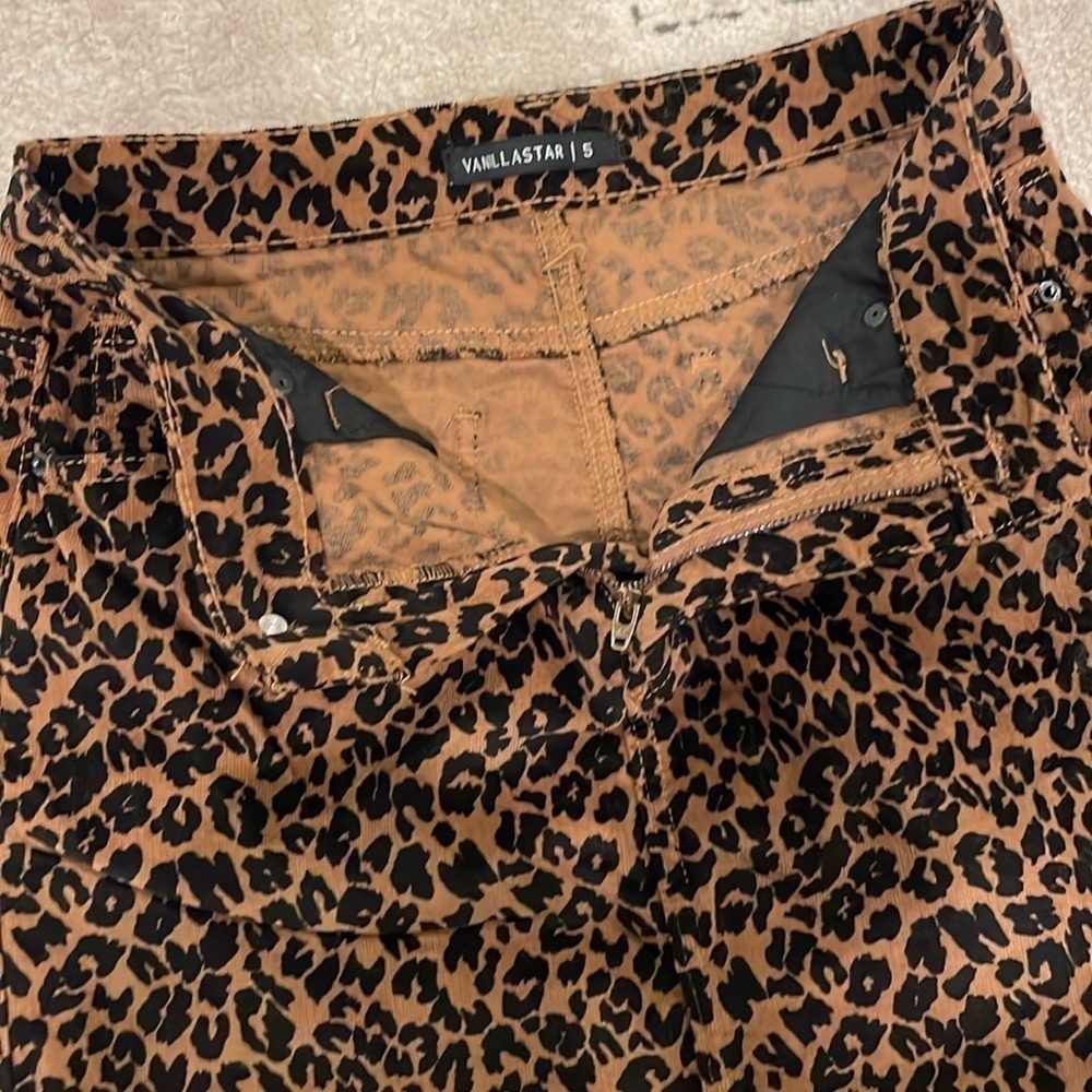 Leopard Print Mini Skirt 🖤🤎 - Picture 9 of 12